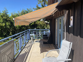 Sonnenterasse mit Markise